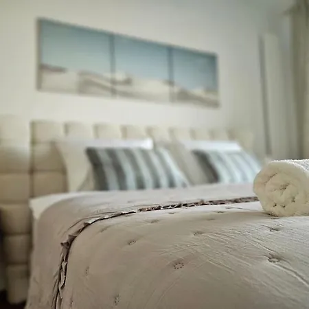 Eurovea Tower - Luxury In Heaven Apartmán Bratislava