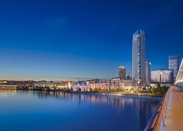 Eurovea Tower - Luxury In Heaven アパート ブラチスラヴァ