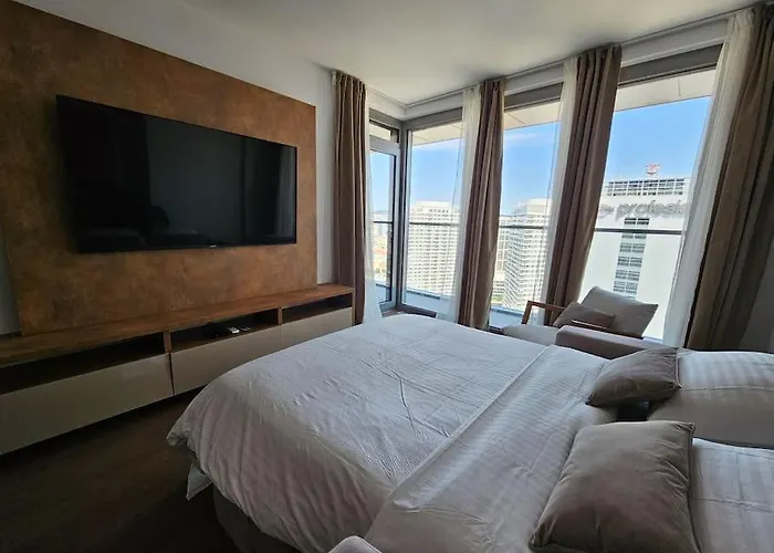 Eurovea Tower - Luxury In Heaven * ブラチスラヴァ